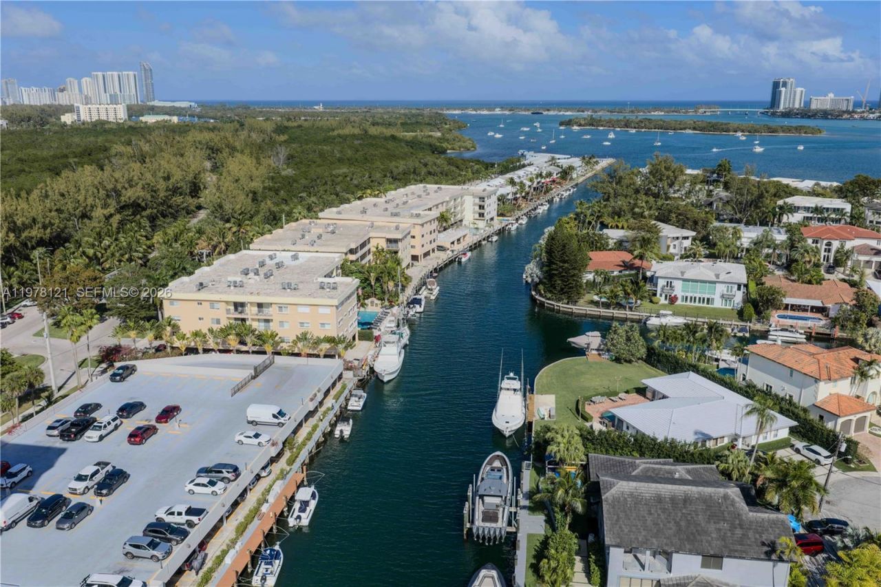 2600 NE 135th St, Unit 3C-A, North Miami, FL 33181 Photo