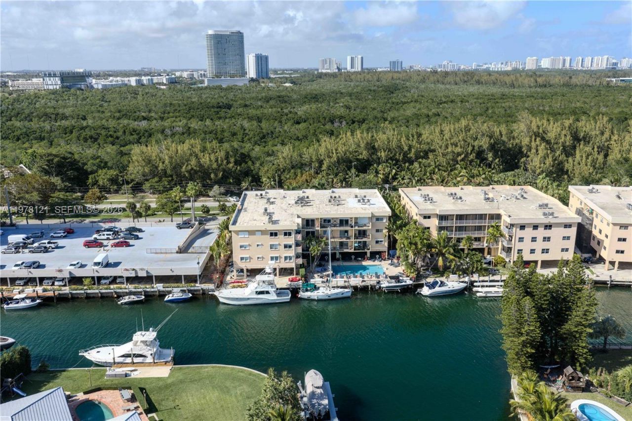 2600 NE 135th St, Unit 3C-A, North Miami, FL 33181 Photo