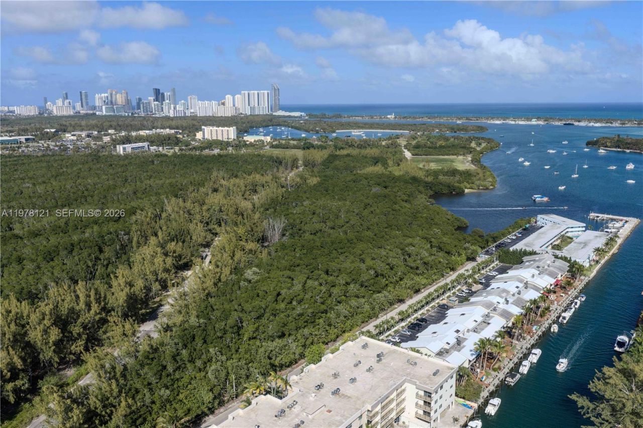 2600 NE 135th St, Unit 3C-A, North Miami, FL 33181 Photo