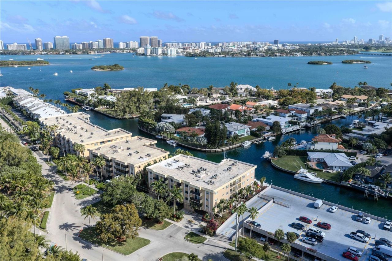 2600 NE 135th St, Unit 3C-A, North Miami, FL 33181 Photo