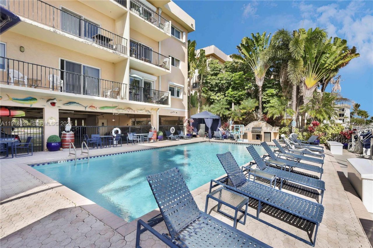 2600 NE 135th St, Unit 3C-A, North Miami, FL 33181 Photo