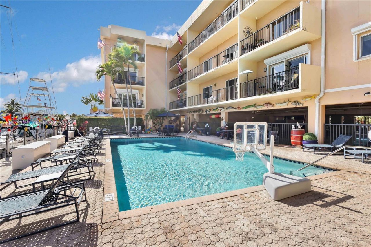 2600 NE 135th St, Unit 3C-A, North Miami, FL 33181 Photo