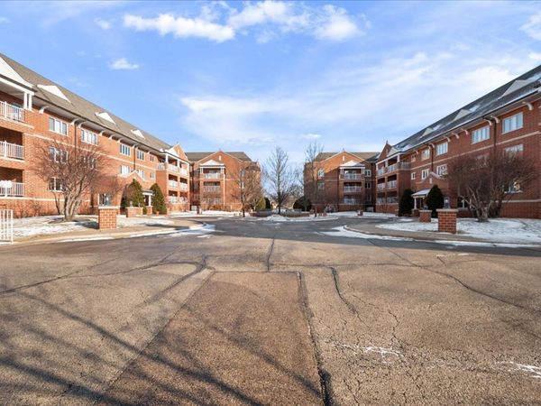 400 S Northwest Highway, Unit 301B, Park Ridge, IL 60068