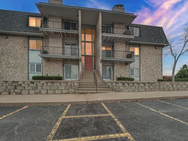 245 W Joliet Street, Unit 205, Schererville, IN 46375
