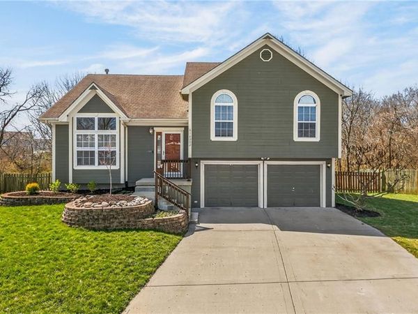 10502 N Wallace Avenue, Kansas City, MO 64157