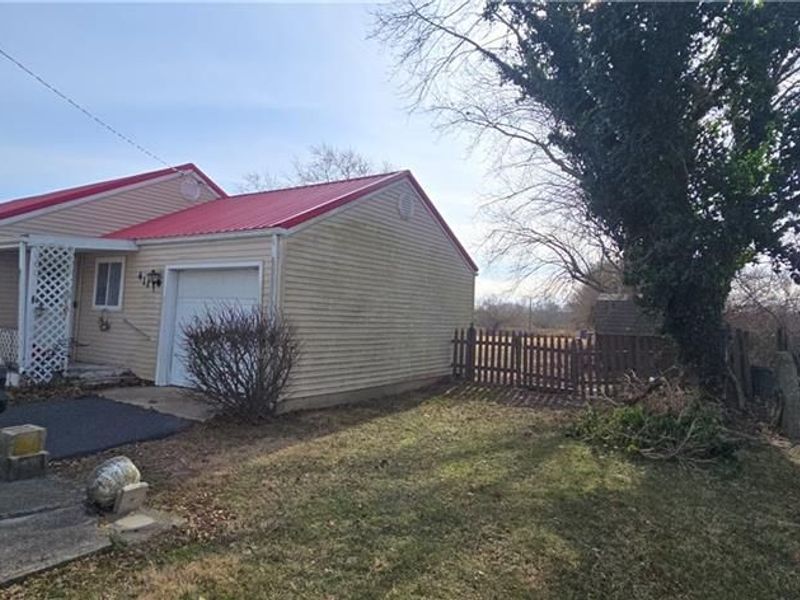 411 E South Street, Gratis, OH 45330 Photo 2