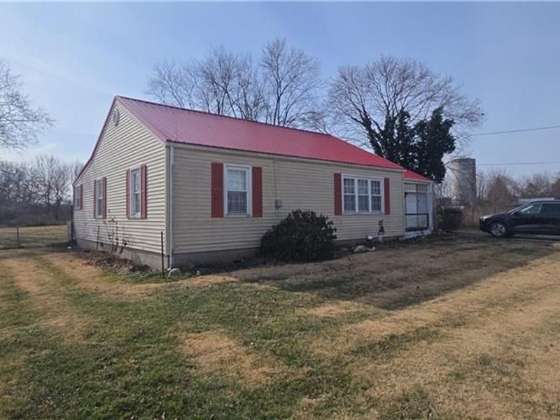 411 E South Street, Gratis, OH 45330 Photo 4