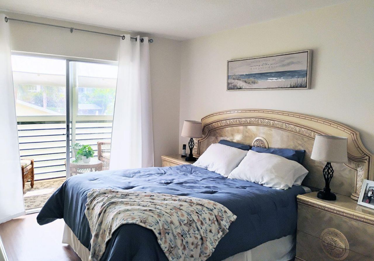 2562 N Garden Drive, Unit 206, Lake Worth, FL 33461 Main Photo
