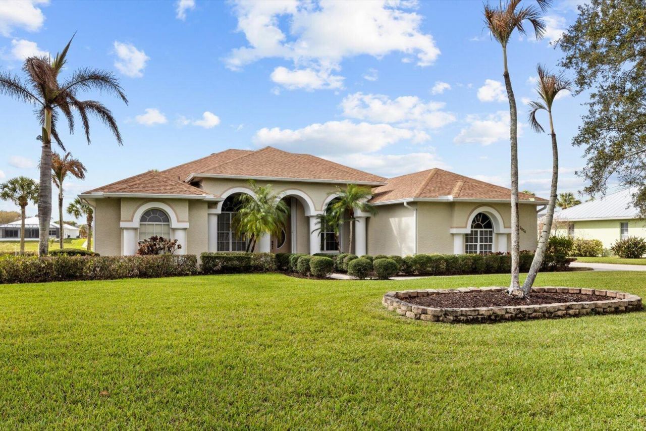 2634 SW River Shore Drive, Port Saint Lucie, FL 34984 Photo