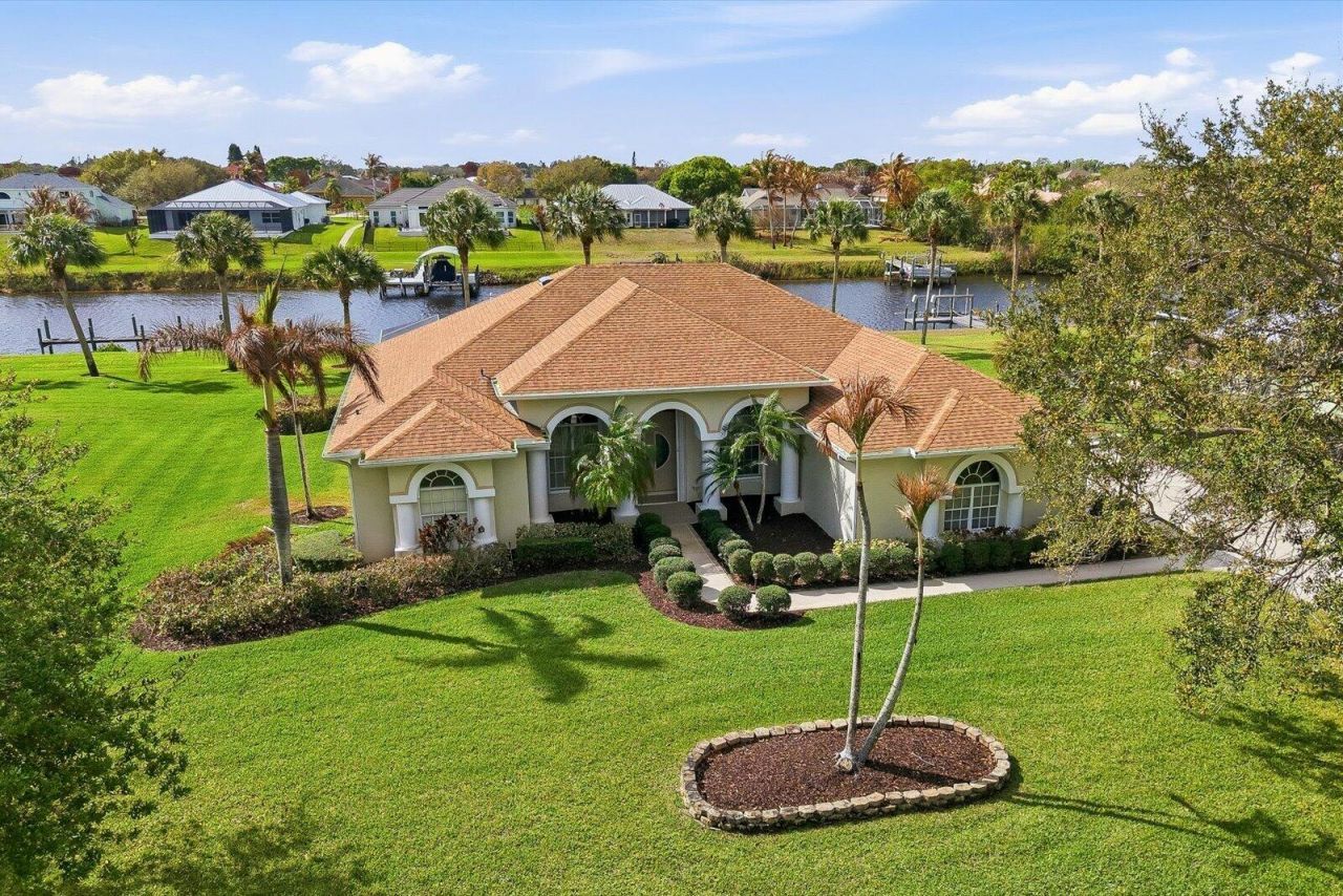 2634 SW River Shore Drive, Port Saint Lucie, FL 34984 Photo