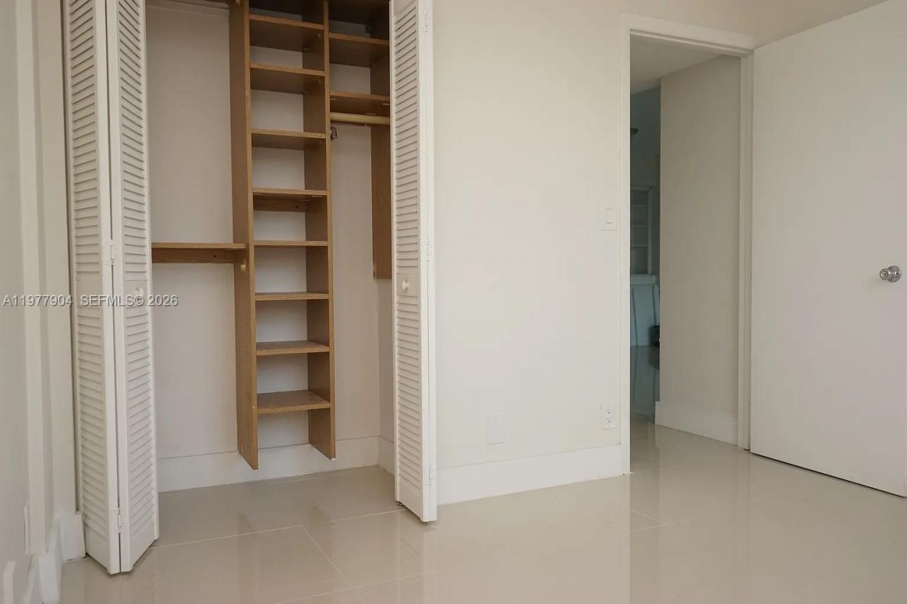 546 SW 1st St , Unit 404, Miami, FL 33130 Photo