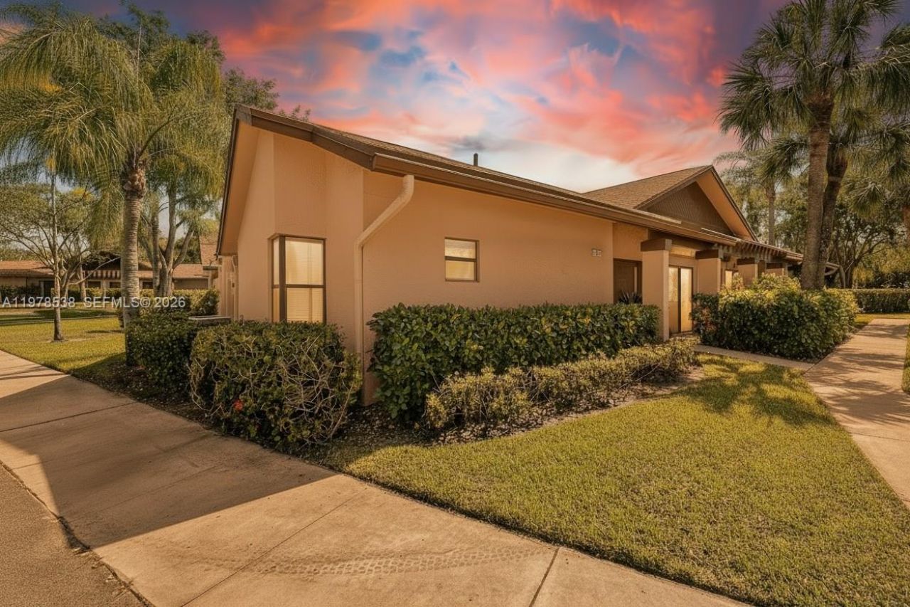 2616 N Carambola Cir N, Unit 1702, Coconut Creek, FL 33066 Photo