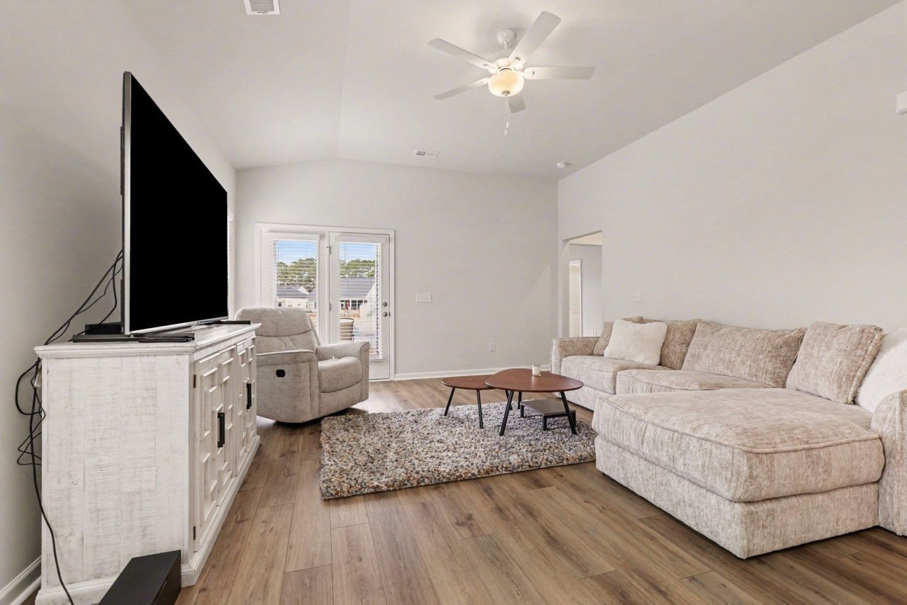 427 Mcgarry Dr. Photo 12