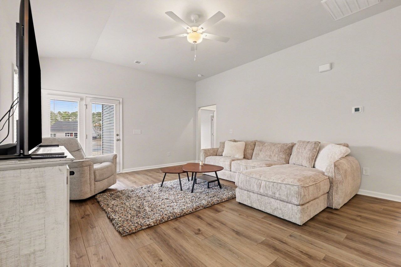 427 Mcgarry Dr. Photo 13