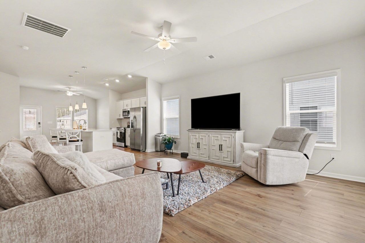 427 Mcgarry Dr. Photo 14