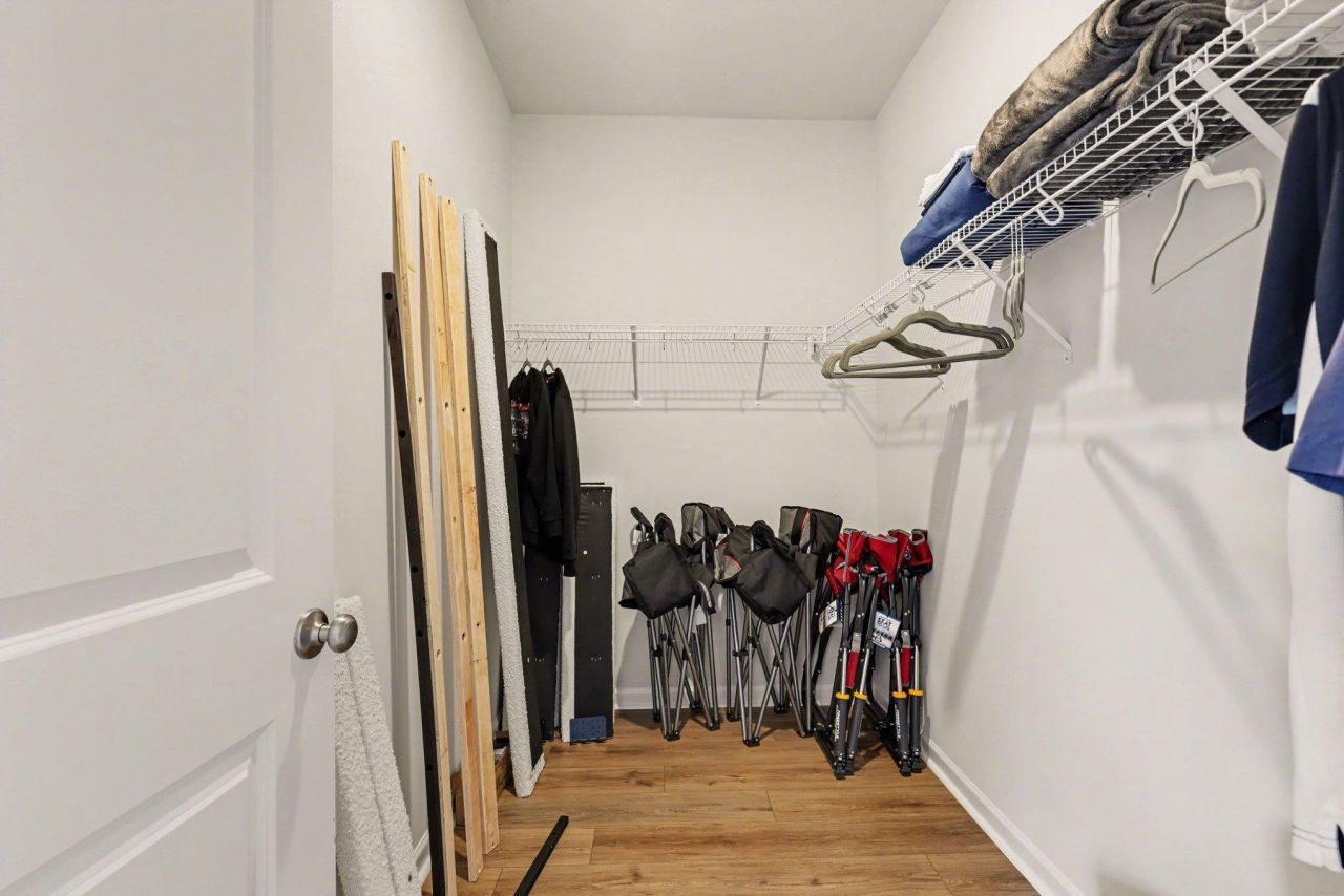 427 Mcgarry Dr. Photo 17