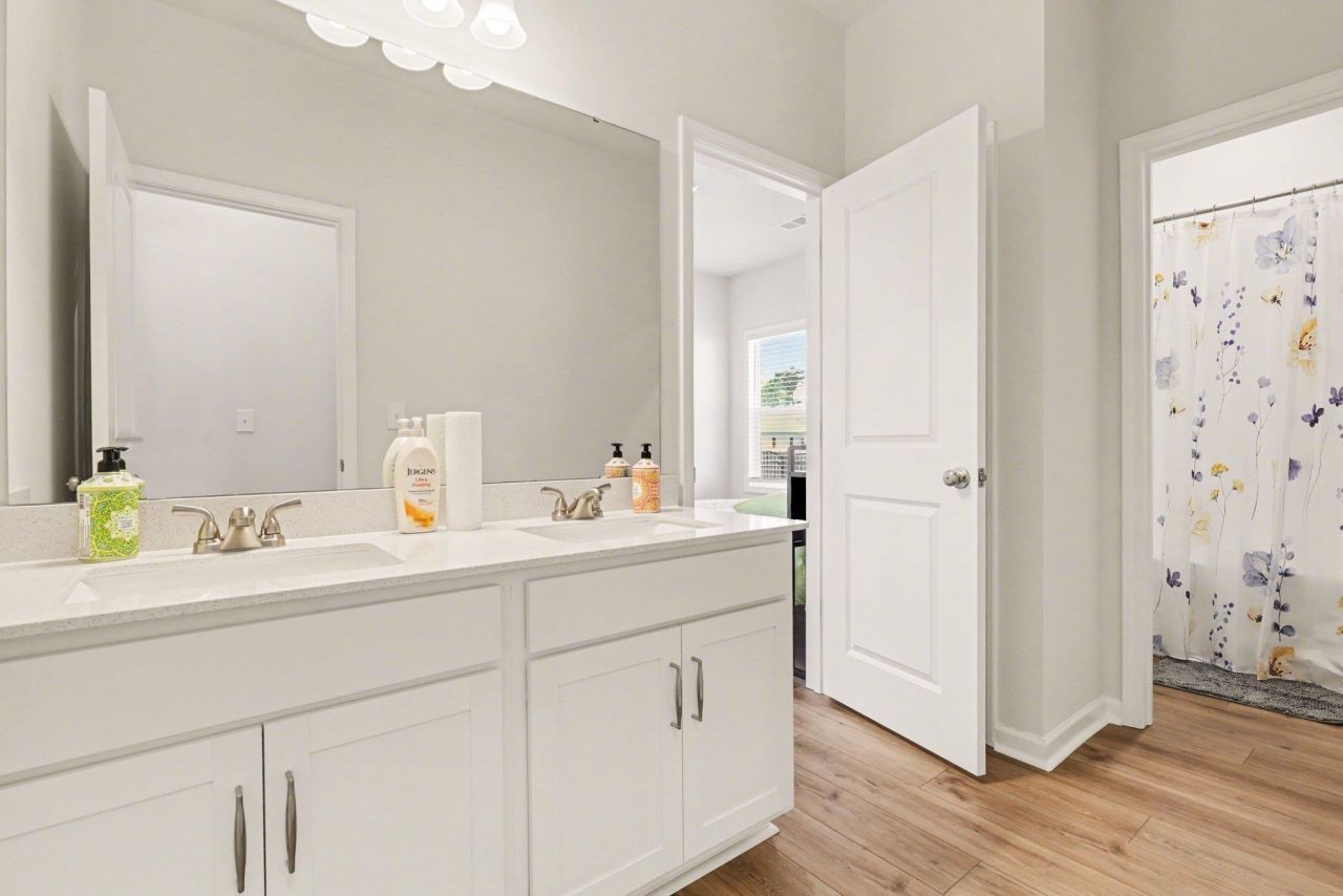 427 Mcgarry Dr. Photo 22