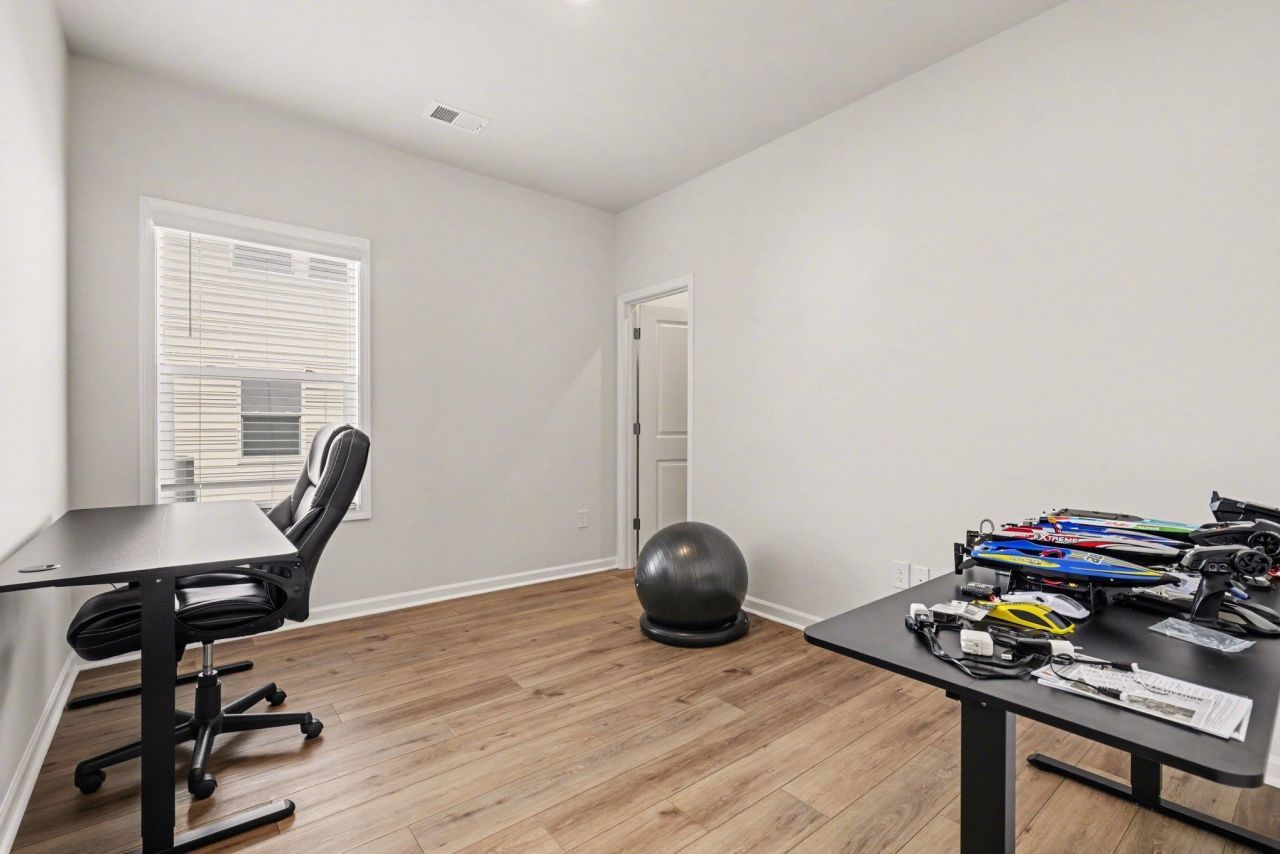 427 Mcgarry Dr. Photo 23