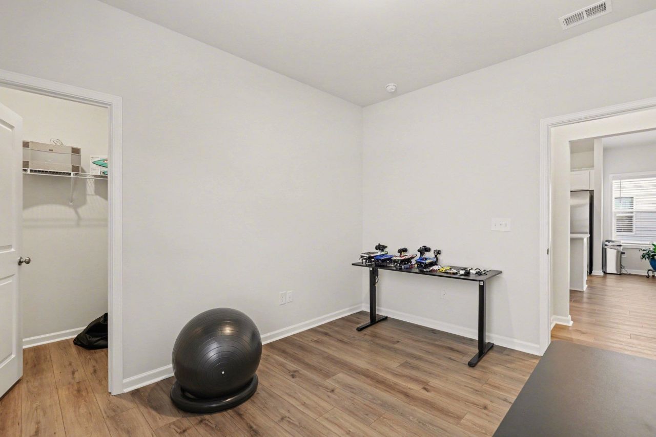 427 Mcgarry Dr. Photo 24