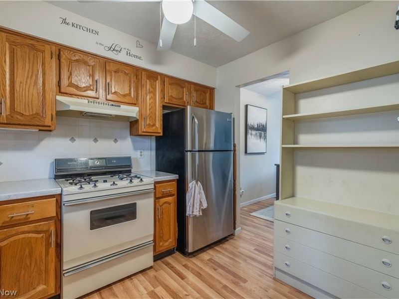 8000 Norriton Circle NW, North Canton, OH 44720 Photo 9