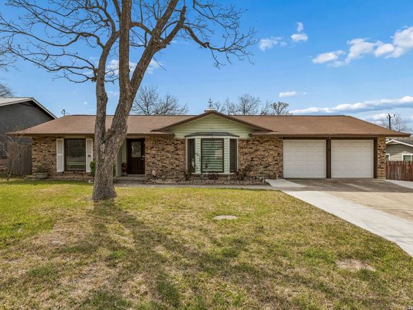 218 Whispering Oaks, Live Oak, TX 78233