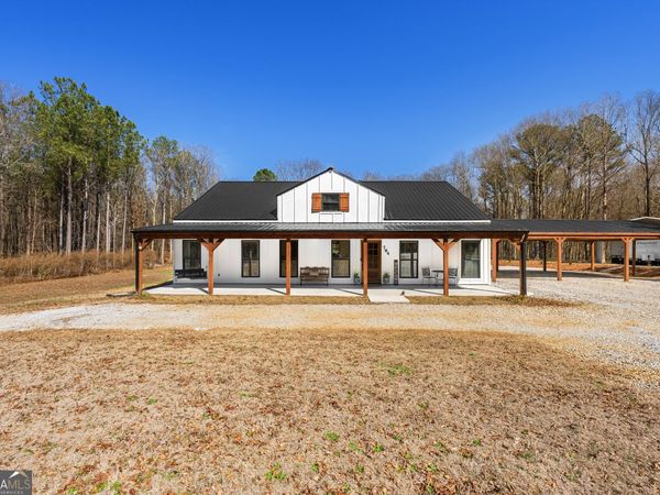 784 Center Of The World Road, Canon, GA 30520