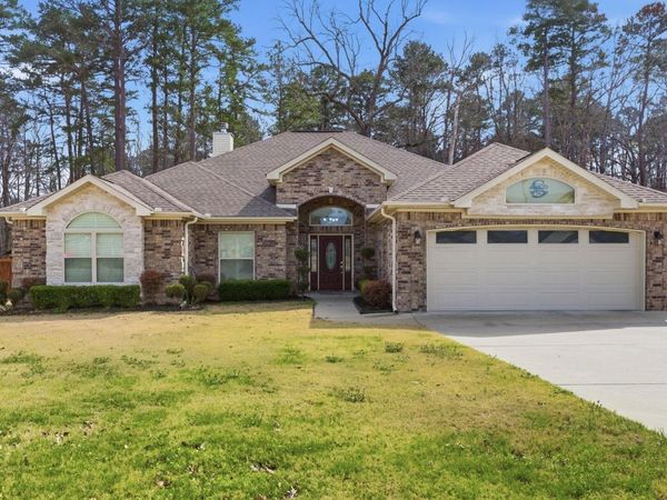 1101 Evening Sunset Circle, Redfield, AR 72132