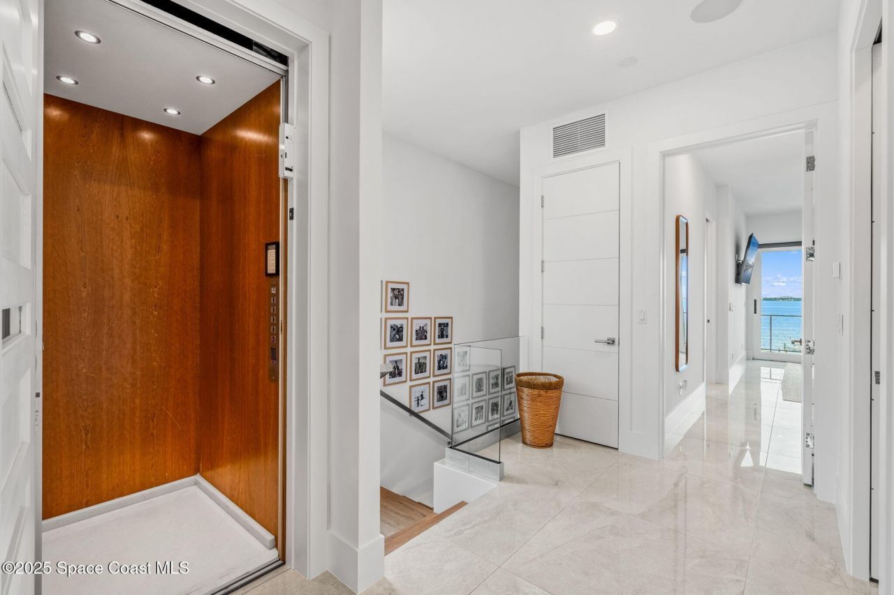 1807 Riverview Drive , Melbourne, FL 32901 Photo