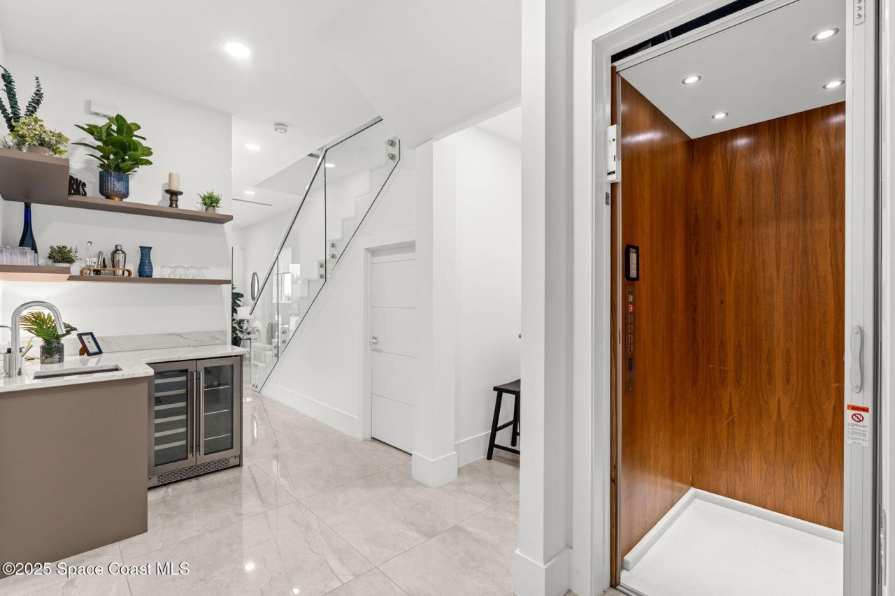 1809 Riverview Drive , Melbourne, FL 32901 Photo