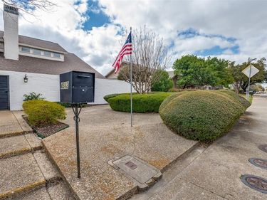 4342 Harvest Hill Road, Dallas, TX 75244