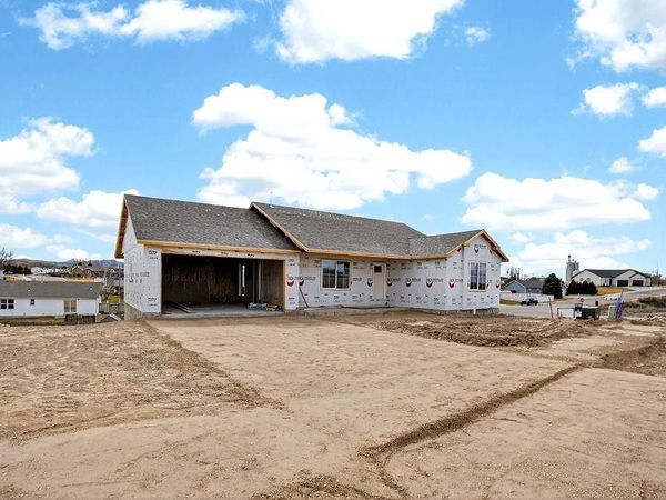 326 Lakeview Blvd, American Falls, ID 83211