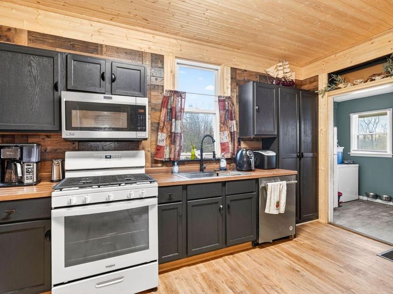 9189 Maple Street , Stoutsville, OH 43154 Photo 17