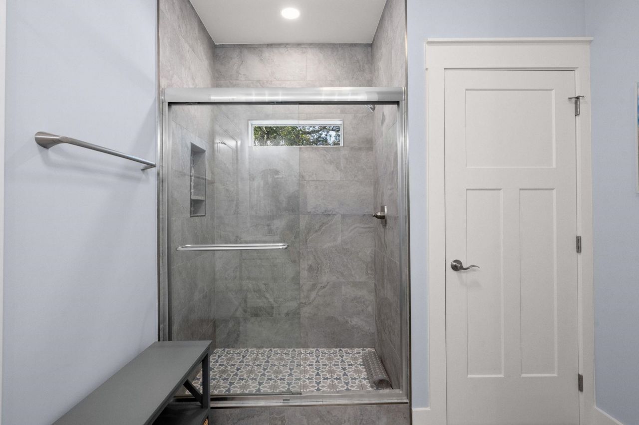 6001 - L25 S Kings Hwy. Photo 29