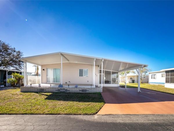 532 WALNUT CIRCLE , VENICE, FL 34285