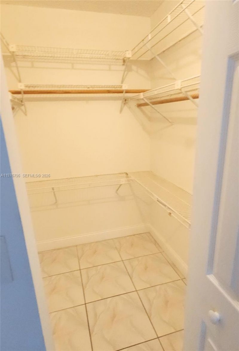 902 NE 209 St, Unit 203-40, Miami, FL 33179 Photo