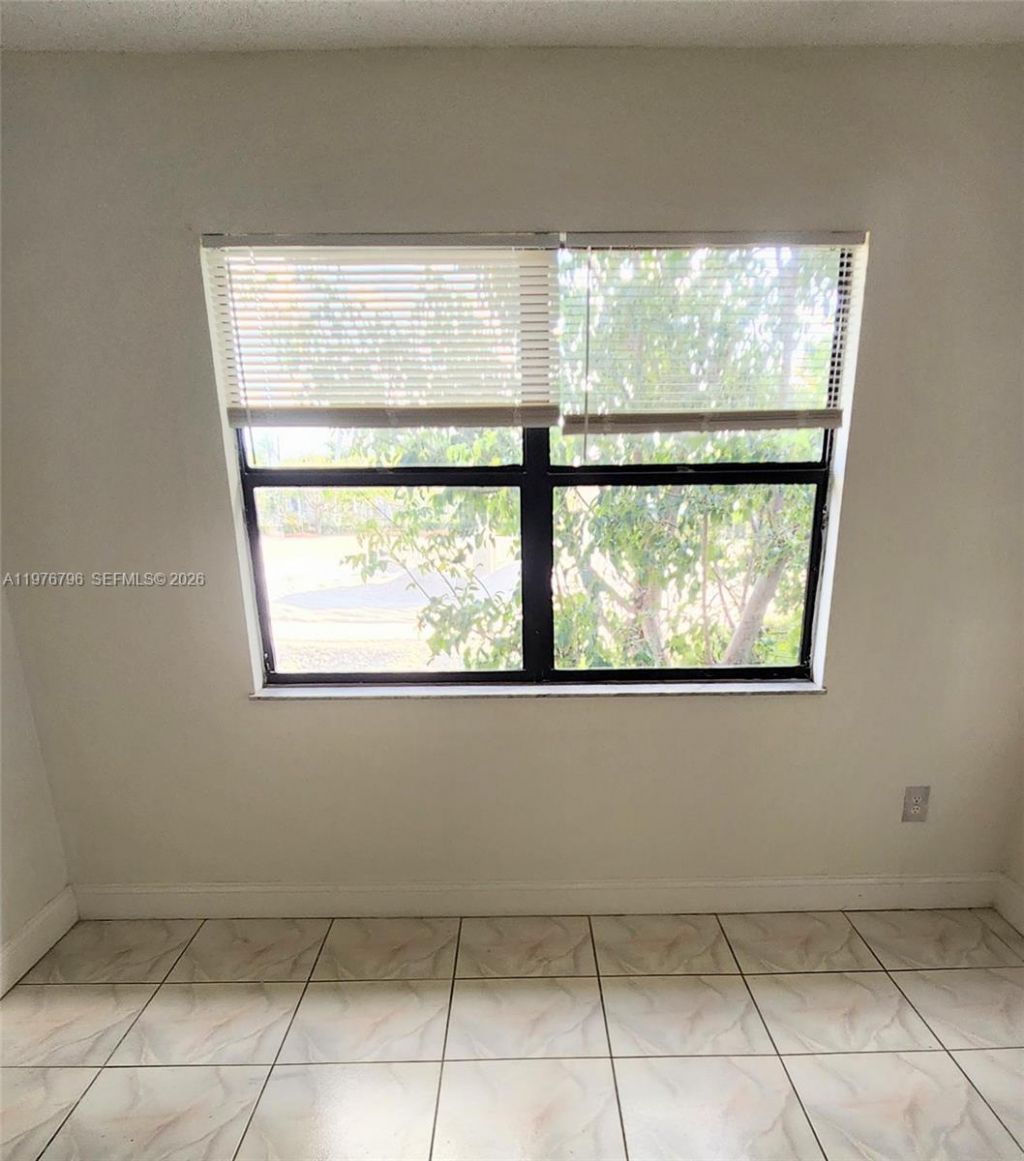 902 NE 209 St, Unit 203-40, Miami, FL 33179 Photo