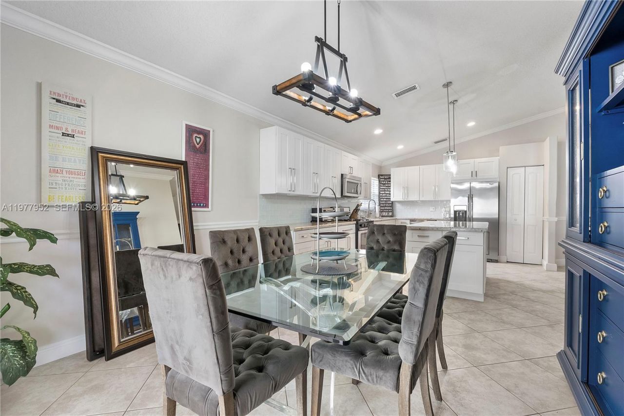 2365 NW 137th Ter , Sunrise, FL 33323 Photo