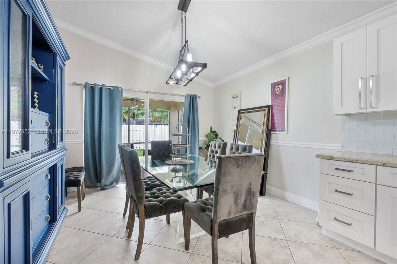 2365 NW 137th Ter , Sunrise, FL 33323 Photo