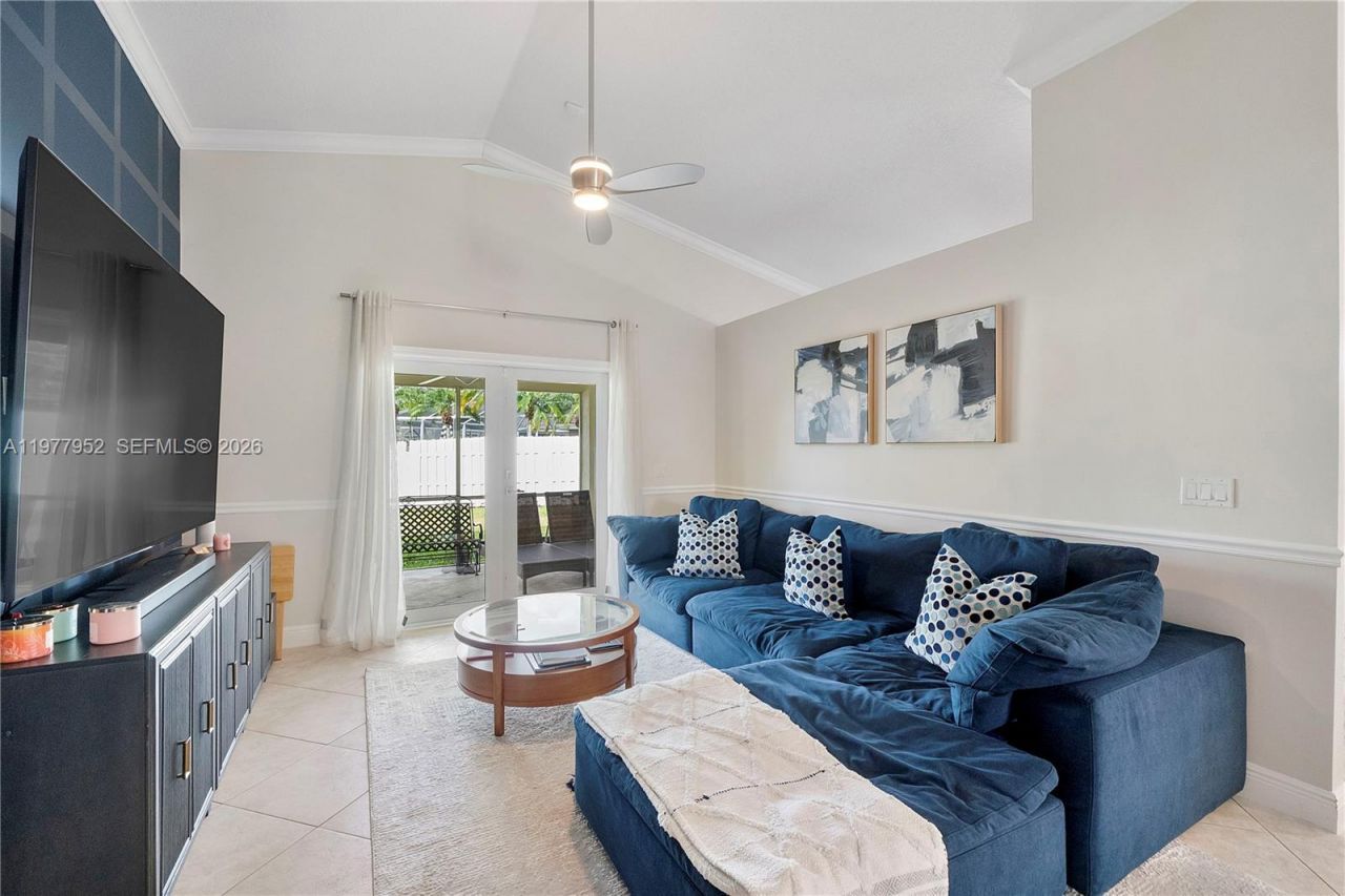 2365 NW 137th Ter , Sunrise, FL 33323 Photo