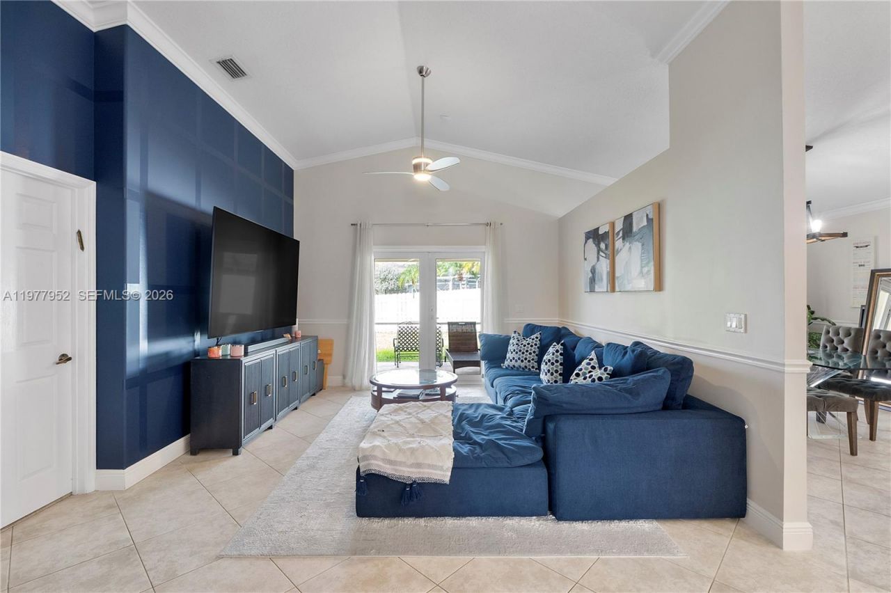 2365 NW 137th Ter , Sunrise, FL 33323 Photo