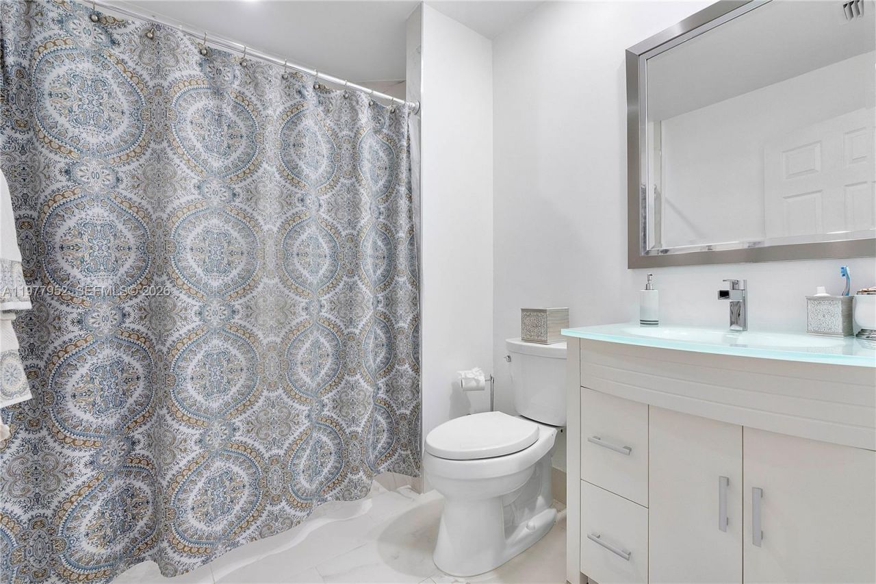 2365 NW 137th Ter , Sunrise, FL 33323 Photo