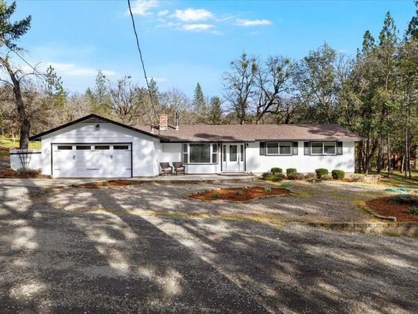 324 China Gulch Road, Jacksonville, OR 97530