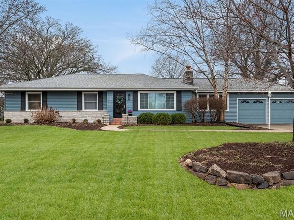 12467 Ballas Meadows Drive, Des Peres, MO 63131