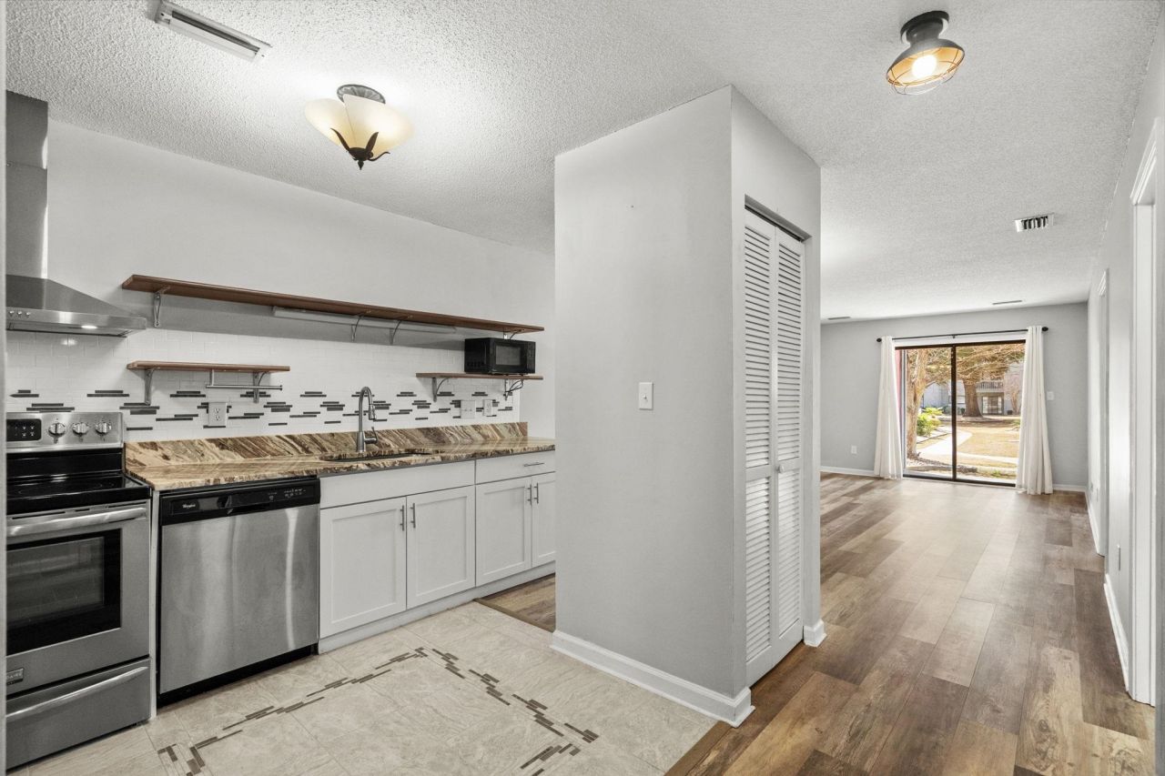 7700 Porcher Dr. Photo 10