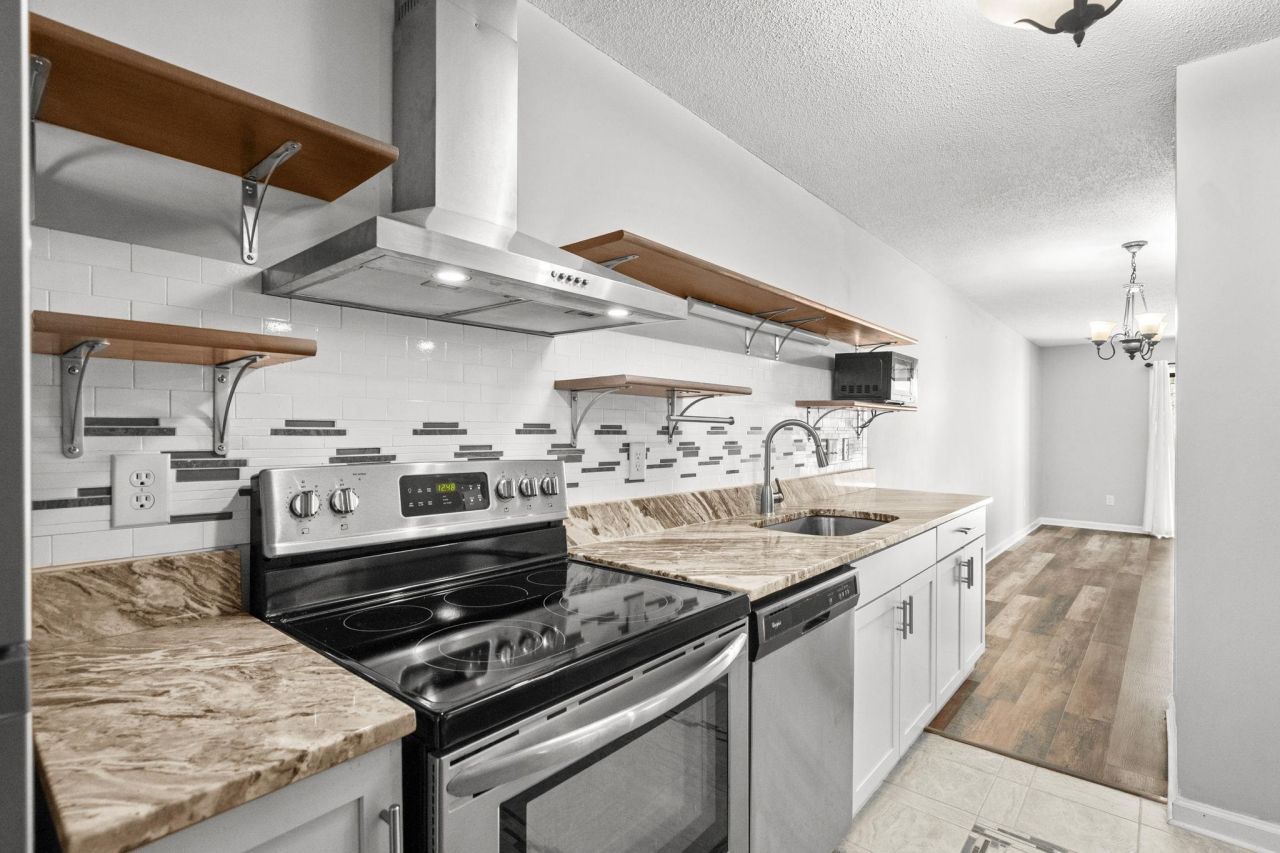 7700 Porcher Dr. Photo 8