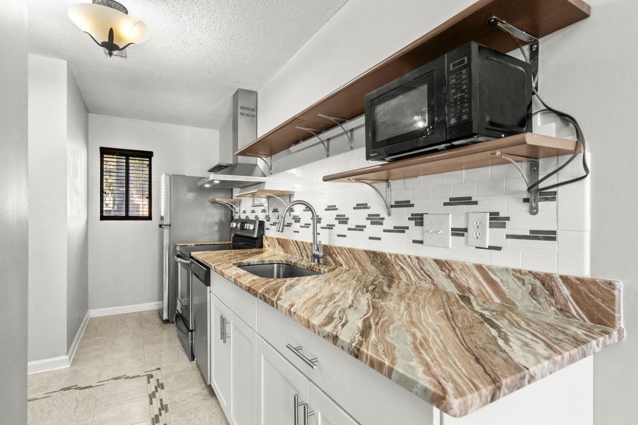 7700 Porcher Dr. Photo 9