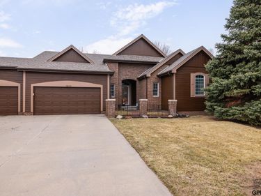 18010 Dewey Circle, Elkhorn, NE 68022