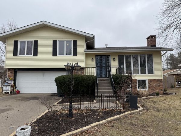 1731 PEARLVIEW, Muscatine, IA 52761