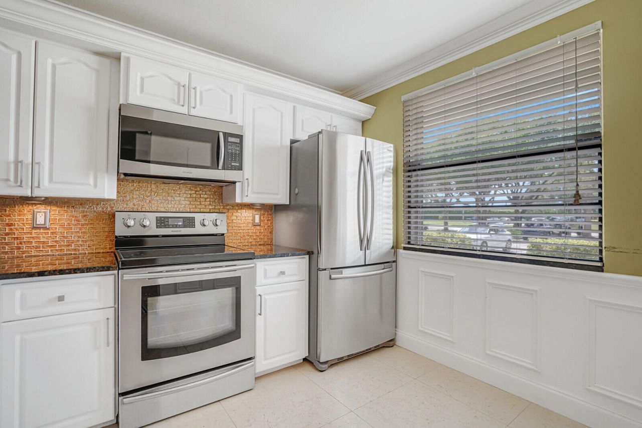 6073 Balboa Circle, Unit 105, Boca Raton, FL 33433 Photo