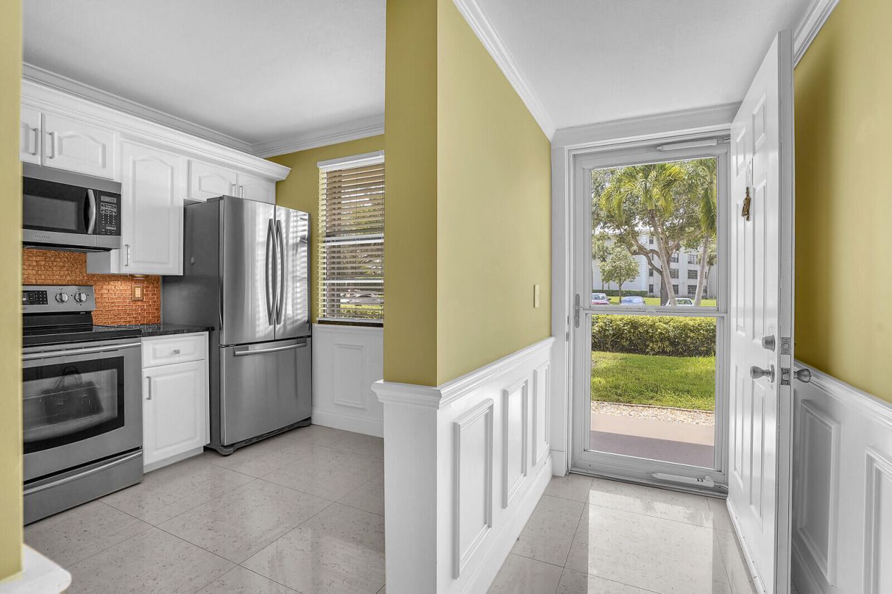 6073 Balboa Circle, Unit 105, Boca Raton, FL 33433 Photo
